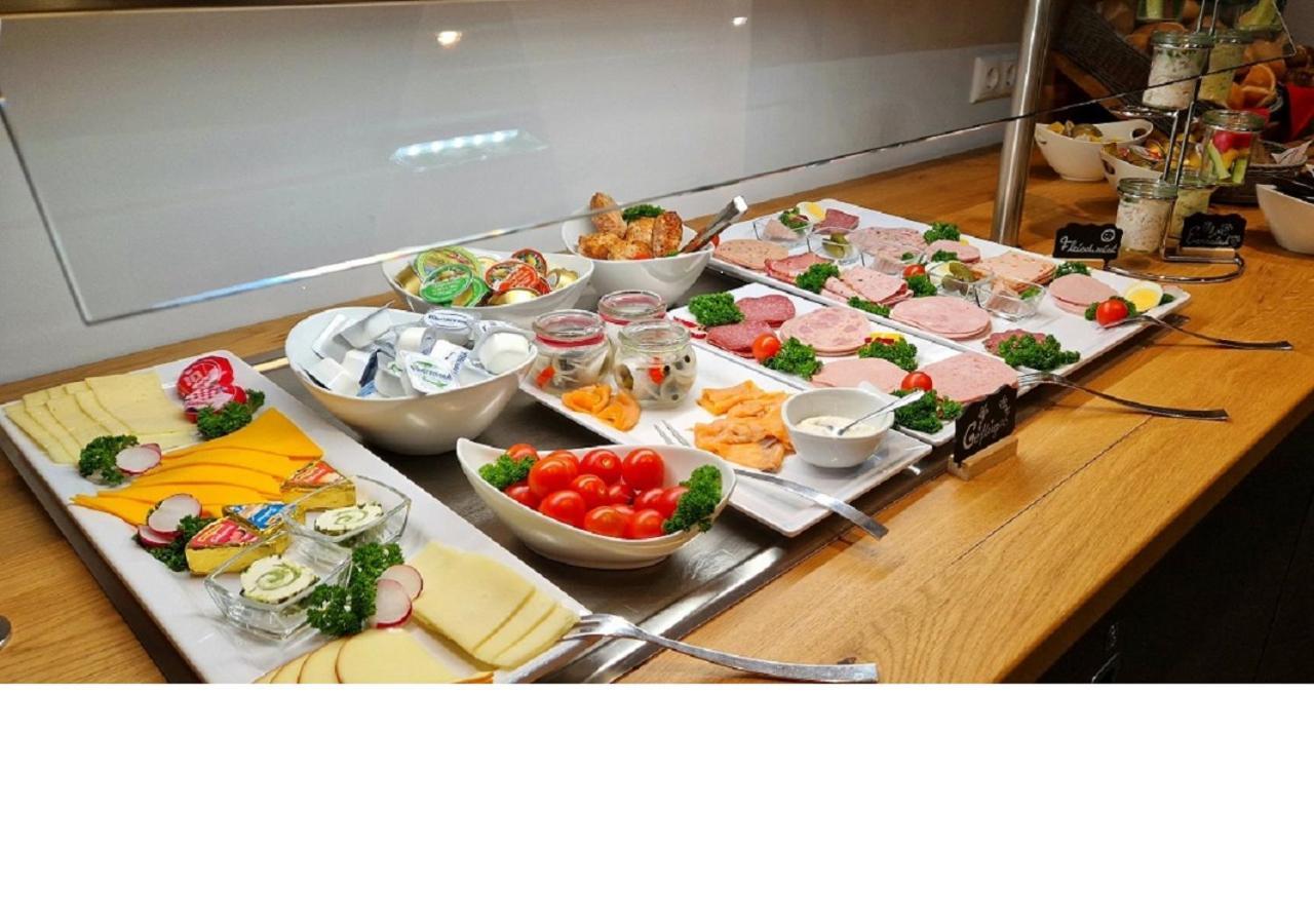 Hotel Hohenloher Tor Bretzfeld Екстериор снимка